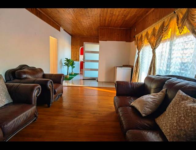 7 BEDROOM HOUSE FOR SALE IN RICHMOND ESTATE